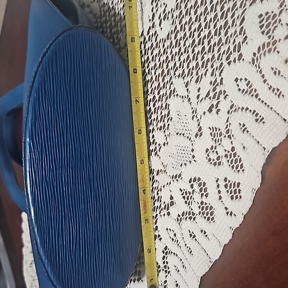 SALE FOR 24 HRS. LOUIS VUITTON EPI, guc - Picture 12 of 17